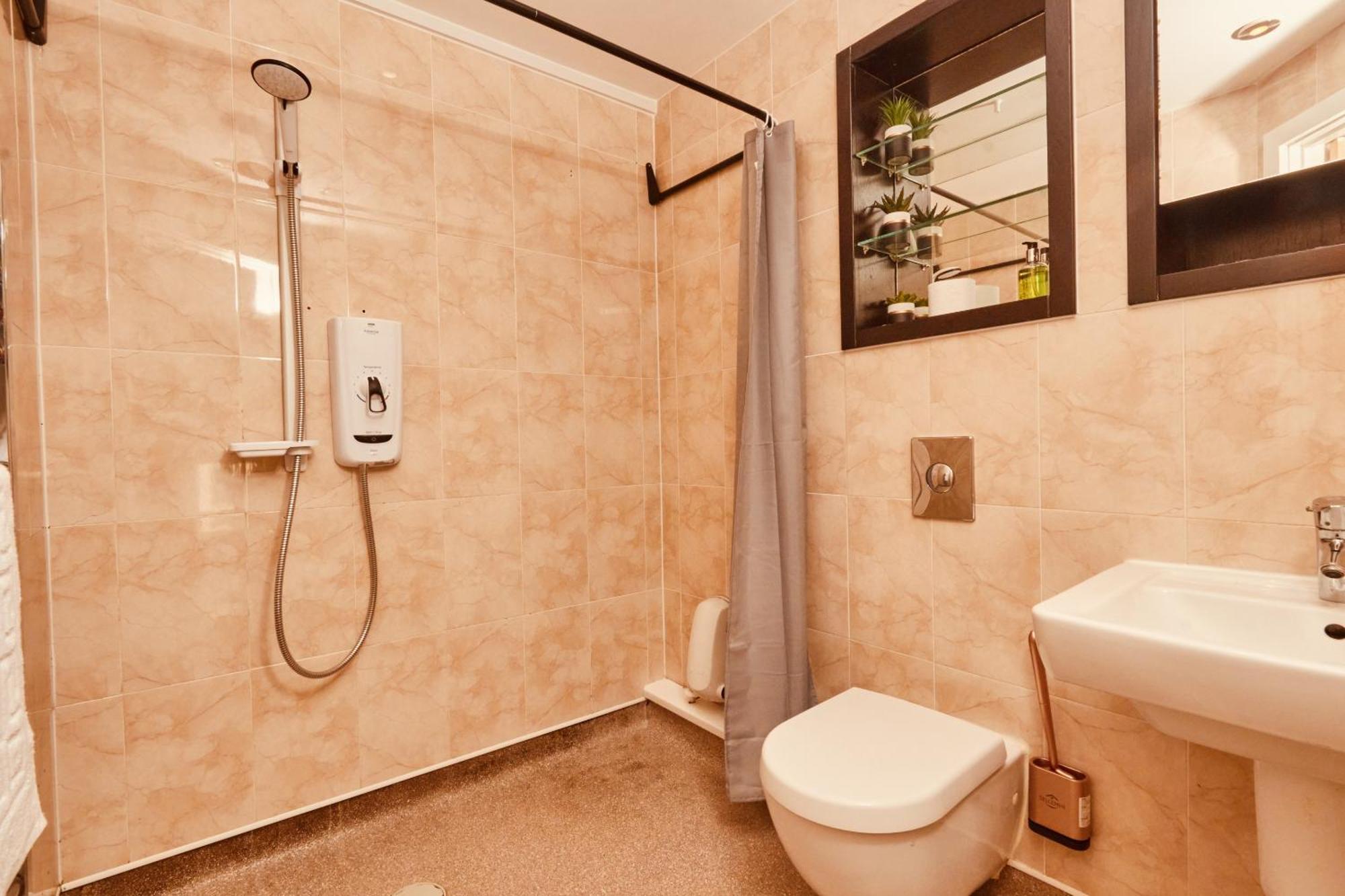 Central Leeds Dock Apt, Free Secure Parking! 2 Bed Ngoại thất bức ảnh